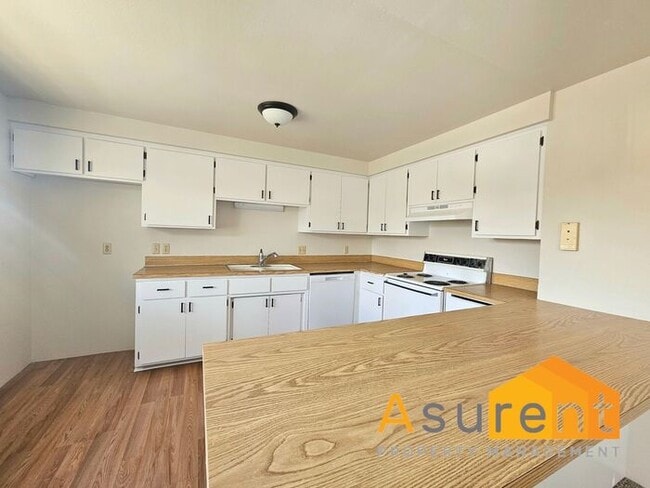 65 Woolen Way in Ashland, OR - Building Photo - Building Photo