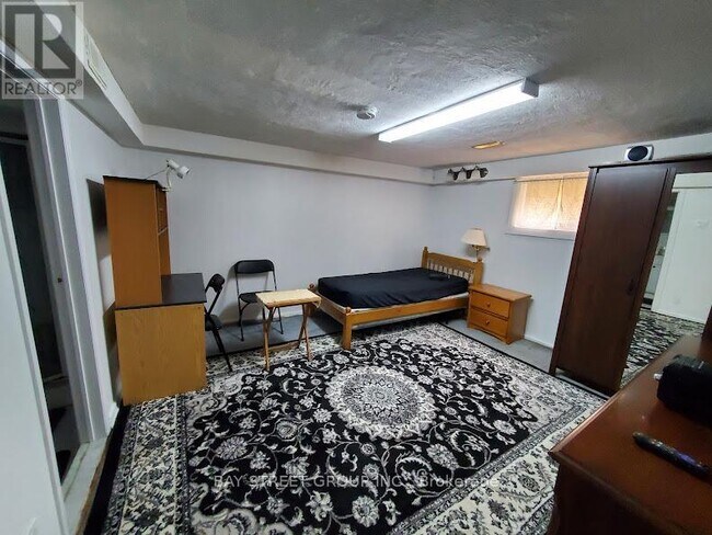 73 Regatta Crescent in Toronto, ON - Building Photo - Building Photo