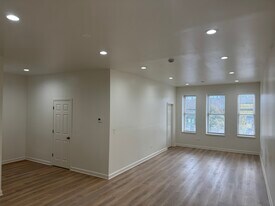 3840 W Roosevelt Rd, Unit 101 in Chicago, IL - Building Photo