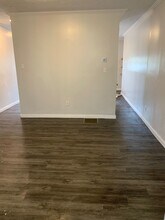 814 Ernie St in Pittsburgh, PA - Building Photo - Building Photo