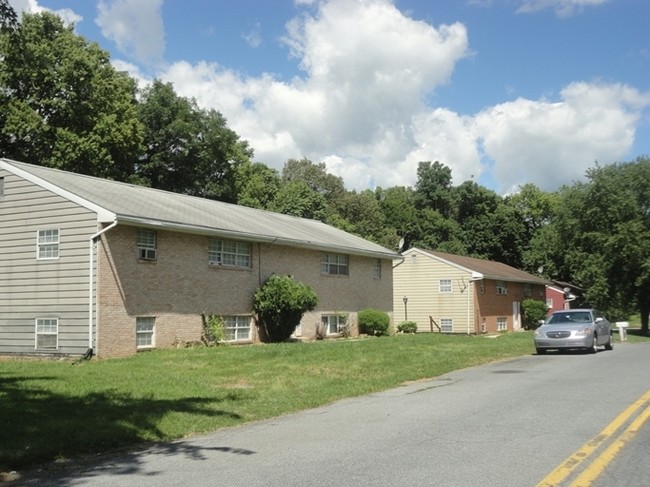 Swatara Creek Apartments in Hummelstown, PA - Foto de edificio - Building Photo