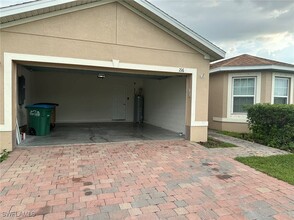 216 SW 21st Ln in Cape Coral, FL - Building Photo - Building Photo