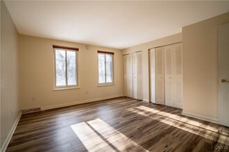 67 Chestnut Rd in New Hartford, NY - Building Photo - Building Photo