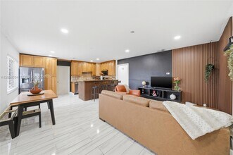 2202 NW 61st Pl in Margate, FL - Building Photo - Building Photo