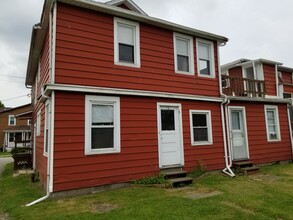 429 Oak St, Unit B in Indiana, PA - Building Photo - Building Photo