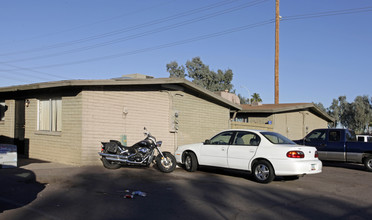 Bethany West Apartments in Phoenix, AZ - Building Photo - Building Photo