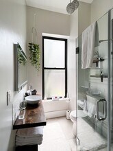 296 Gates Ave, Unit Apt. 1 in Brooklyn, NY - Building Photo - Building Photo