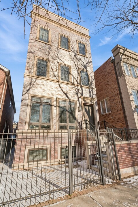 1214 W Fletcher St in Chicago, IL - Building Photo