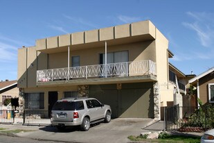 1366 Dawson Ave in Long Beach, CA - Building Photo