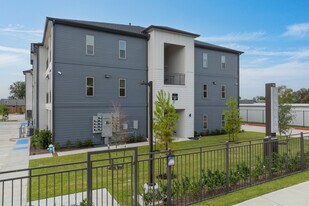 Allum At South Post Oak in Houston, TX - Building Photo