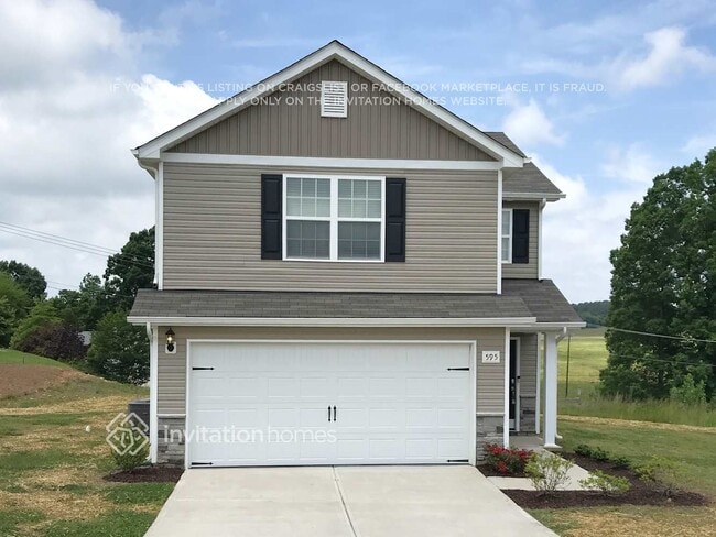 property at 595 Belcaro Dr