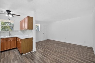 7130 W 11th Ct in Hialeah, FL - Building Photo - Building Photo