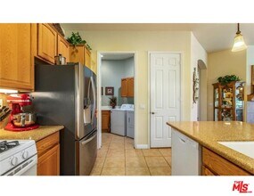 5004 Rolling Hills Ave in Banning, CA - Foto de edificio - Building Photo