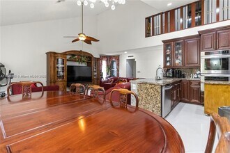 900 SW 150th Ave in Sunrise, FL - Building Photo - Building Photo