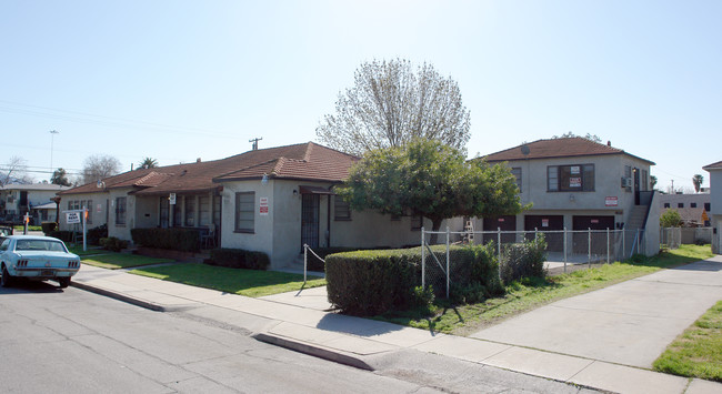 1390-1396 N Mountain View Ave in San Bernardino, CA - Building Photo - Building Photo