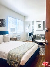 1876 Alexandria Ave in Los Angeles, CA - Building Photo - Building Photo