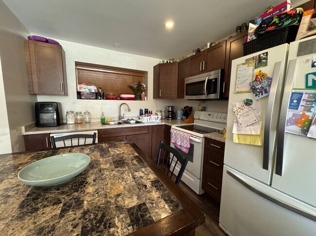 21633 Donovan Av in Maple Ridge, BC - Building Photo - Building Photo