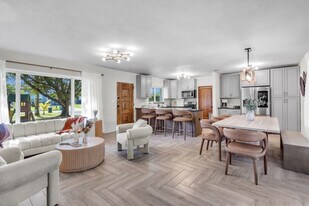 535 N Biscayne River Dr in Miami, FL - Building Photo