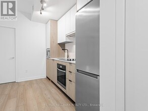 1007 The Queensway in Toronto, ON - Building Photo - Building Photo