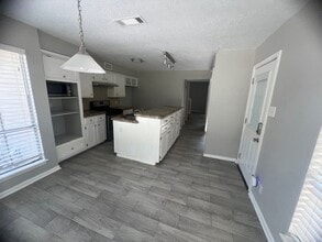 17802 Theiss Mail Rte Rd in Spring, TX - Building Photo - Building Photo