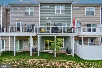 7054 Fox Glove Ln in Hanover, MD - Building Photo - Building Photo