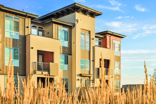 The Aster Town Center in Denver, CO - Foto de edificio - Building Photo