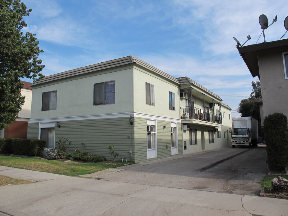 424 N Marguerita Ave in Alhambra, CA - Foto de edificio