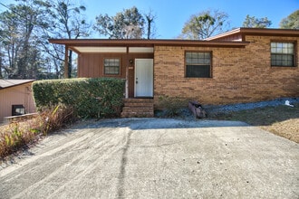 2454 Wren Hollow Dr in Tallahassee, FL - Building Photo - Building Photo