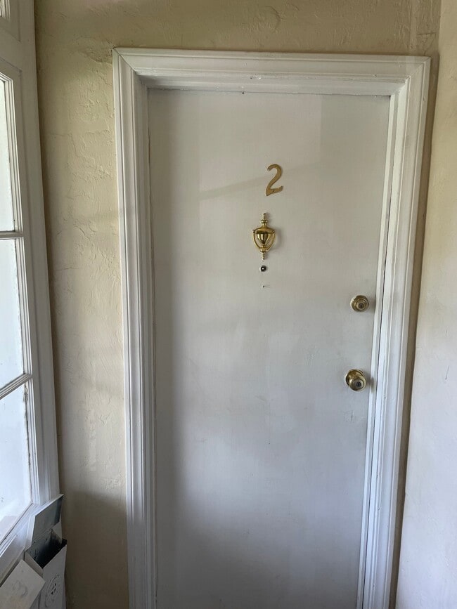 1037 6th St W, Unit 2 in Huntington, WV - Building Photo - Building Photo