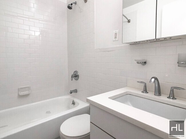 WEST 73 STREET in New York, NY - Building Photo - Building Photo