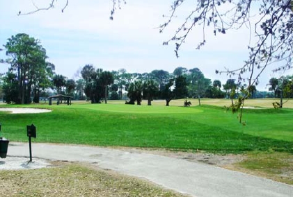 Fairways Apartments in Daytona Beach, FL - Foto de edificio - Building Photo