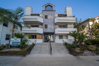 Ocean Elements at Alamitos Beach Apartments in Long Beach, CA - Building Photo - Building Photo