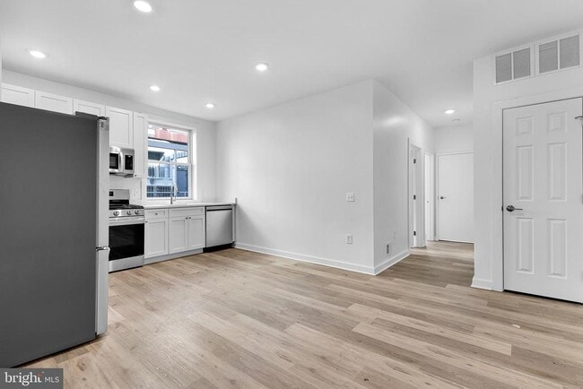 property at 1712 3rd St NW