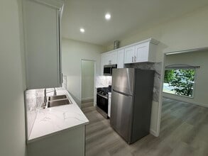 208 N La Peer Dr, Unit 1 in Beverly Hills, CA - Foto de edificio - Building Photo