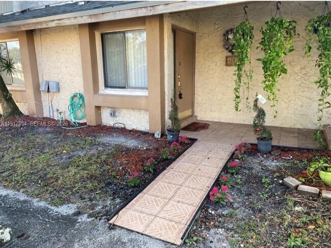 property at 200 Wimbledon Lakes Dr