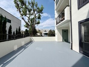Mansfield Terrace Apartments in Los Angeles, CA - Foto de edificio - Building Photo