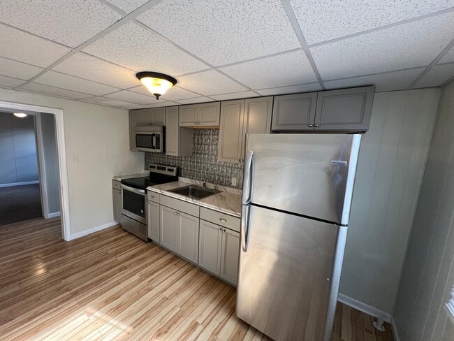607 Spring St, Unit 2 Bed Moosic 2nd Floor in Moosic, PA - Building Photo - Building Photo