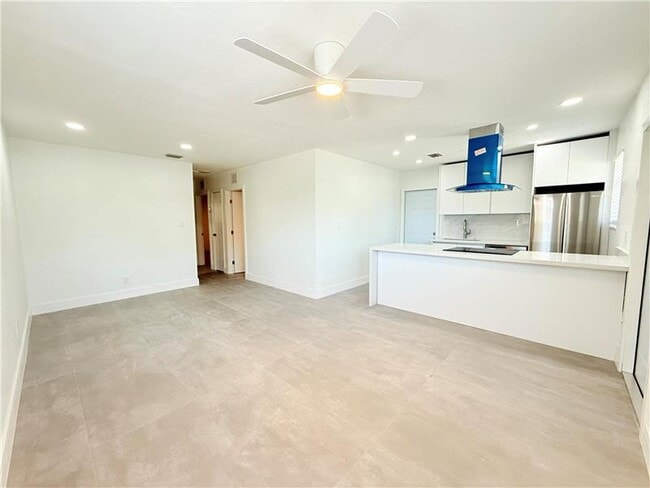 2611 NW 21st St in Fort Lauderdale, FL - Building Photo - Building Photo
