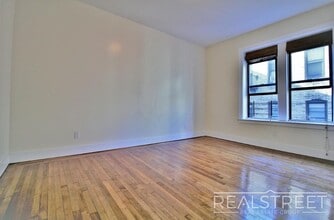 85 Eastern Pkwy, Unit 2G in Brooklyn, NY - Building Photo - Building Photo