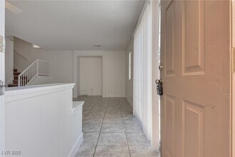 5532 Cactus Thorn Ave in Las Vegas, NV - Building Photo - Building Photo