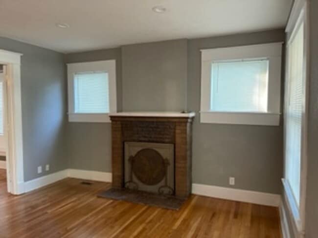 826 S McCann Ave in Springfield, MO - Foto de edificio - Building Photo