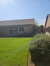 2908 S Oakhurst Ct in Visalia, CA - Building Photo - Building Photo