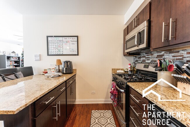 3047 N Kimball Ave, Unit 3 in Chicago, IL - Building Photo - Building Photo