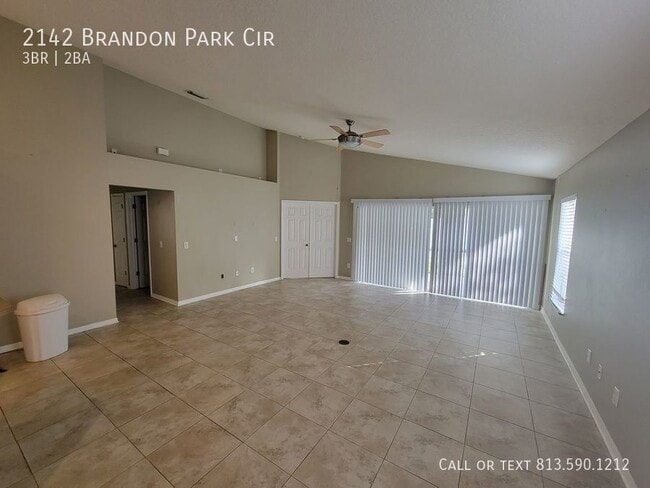 2142 Brandon Park Cir in Brandon, FL - Building Photo - Building Photo