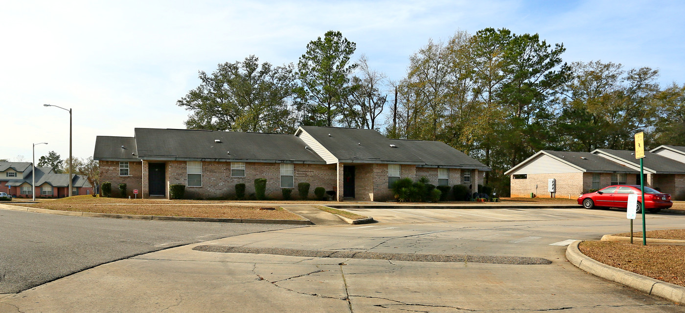 Triple Oaks Apartments in Quincy, FL - Foto de edificio