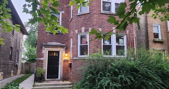 2018 Lake St, Unit Apt 2