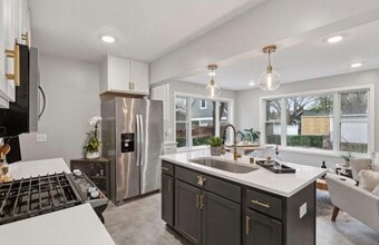 5217 France Ave S in Minneapolis, MN - Foto de edificio - Building Photo