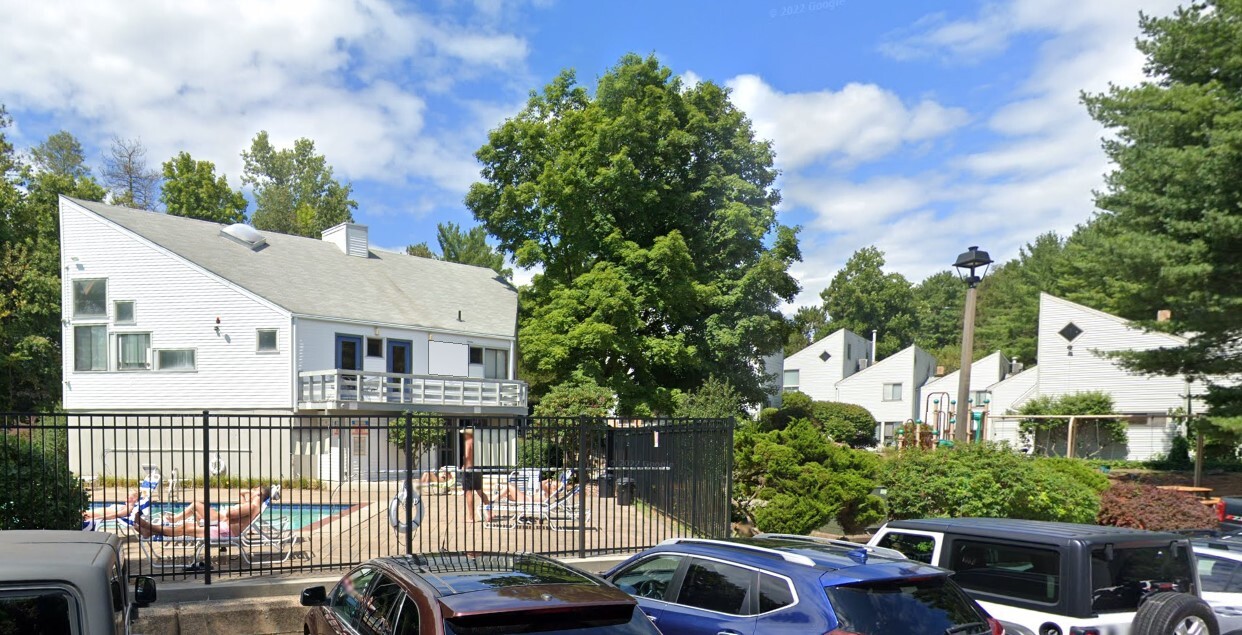 Forest in Farmington in Farmington, CT - Building Photo