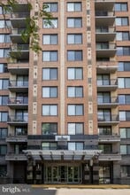 2451 Midtown Ave, Unit 1122 in Alexandria, VA - Building Photo - Building Photo