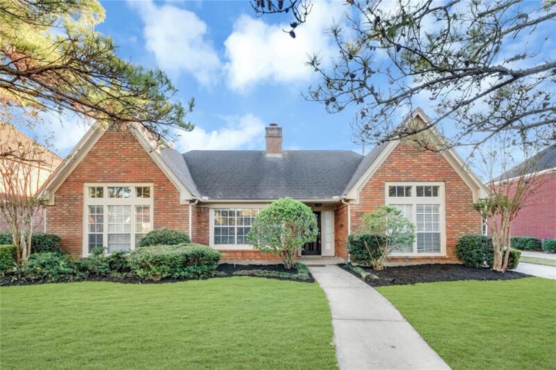 3931 Bratton St in Sugar Land, TX - Building Photo
